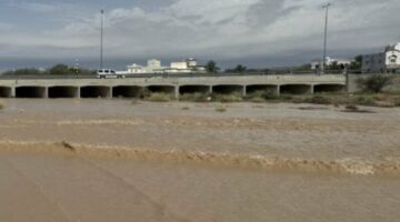 الأمطار الغزيرة بسلطنة عمان تتسبب فى فيضان عدد من السدود