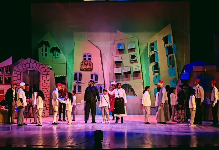 فرقة ثقافة الشيخ زايد تقدم العرض المسرحي «ابن الإيه»